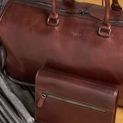 OSPREY LONDON Mens Brown Carter Saddle Leather Washbag Black -OSPREY LONDON Sales unnamed file 1064 scaled