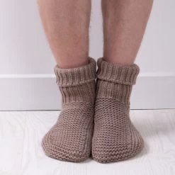 Totes Brown Mens Handknit Bootie Slipper-Sox